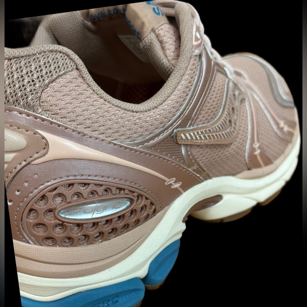 Saucony PROGRID TRIUMPH 4 Tan/Royal Bronze/Royal men’s size 11 *NEW* - Picture 10 of 12